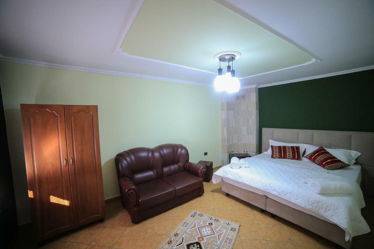 Kaloshi Villa Krujë Exteriör bild